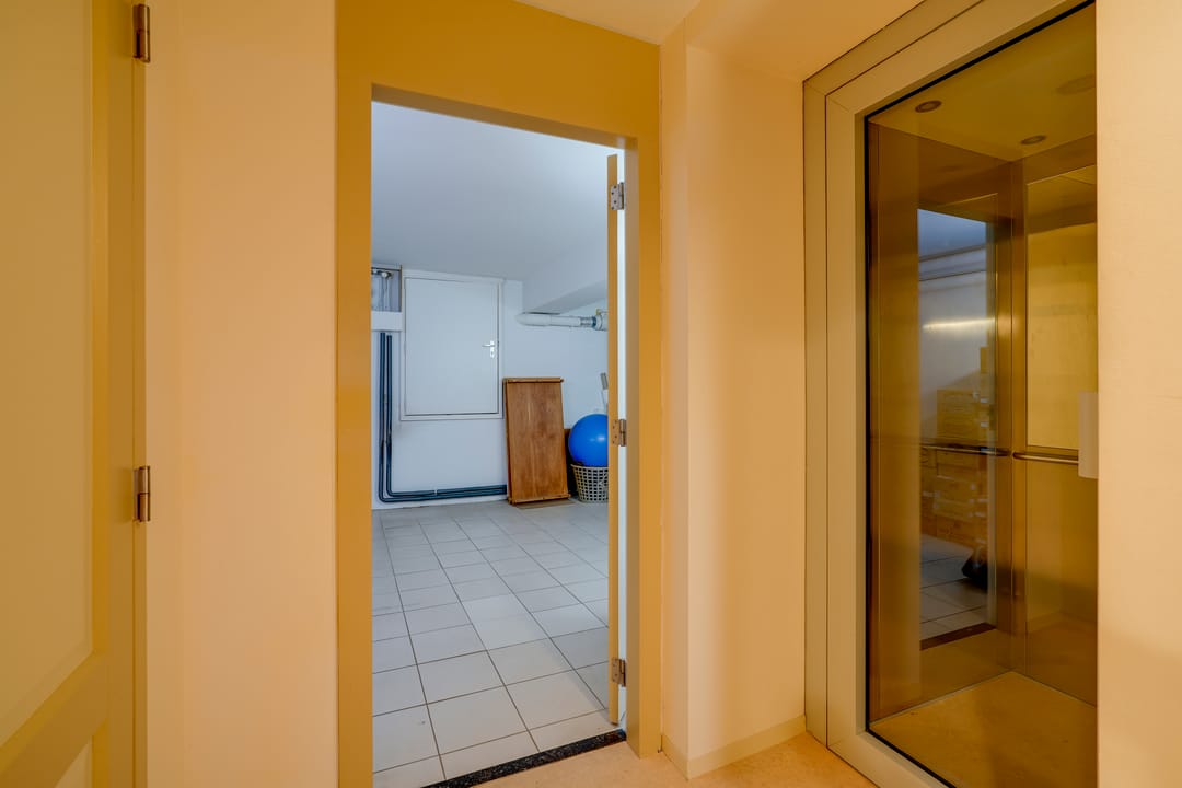 Photo 37 of Nieuwegracht 8