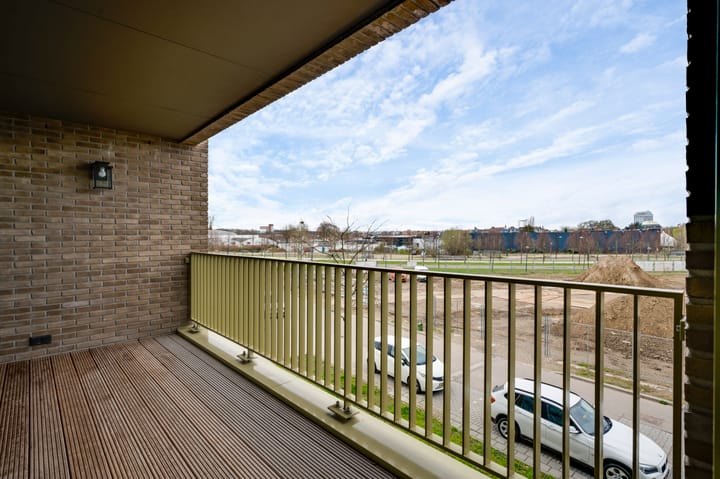 Photo 4 of Frederik Hendriklaan 58-B02