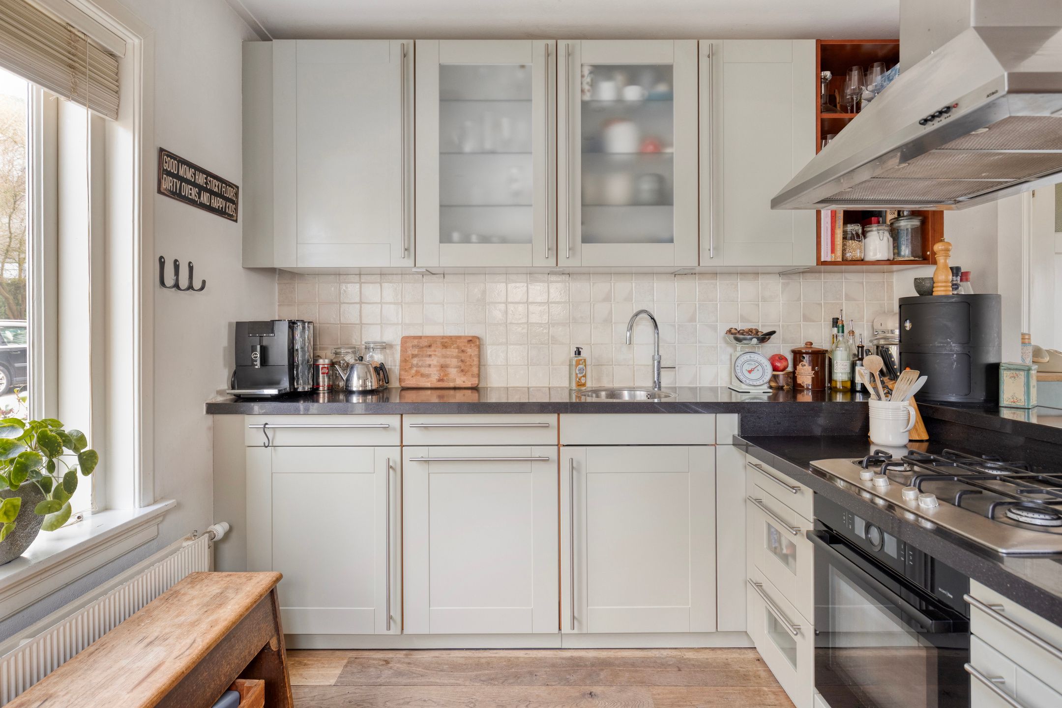 Foto 12 van van der Veurweg 16