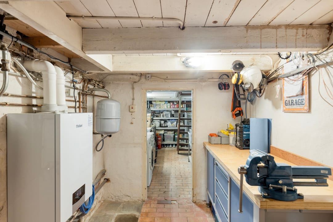 Foto 26 van van der Veurweg 16