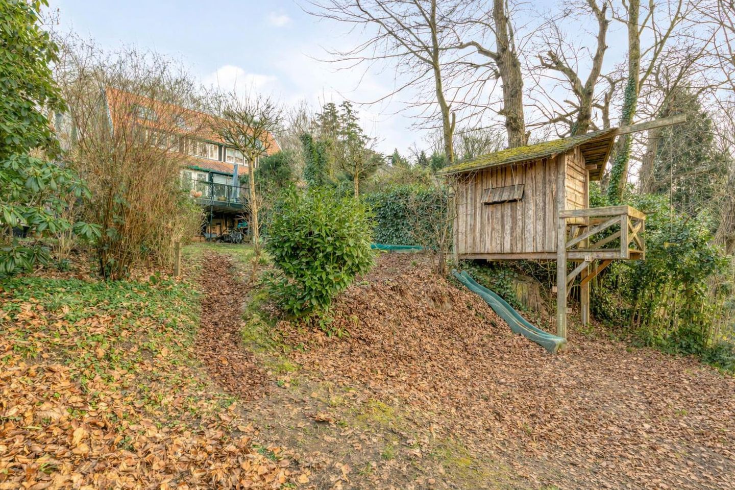 Foto 34 van van der Veurweg 16