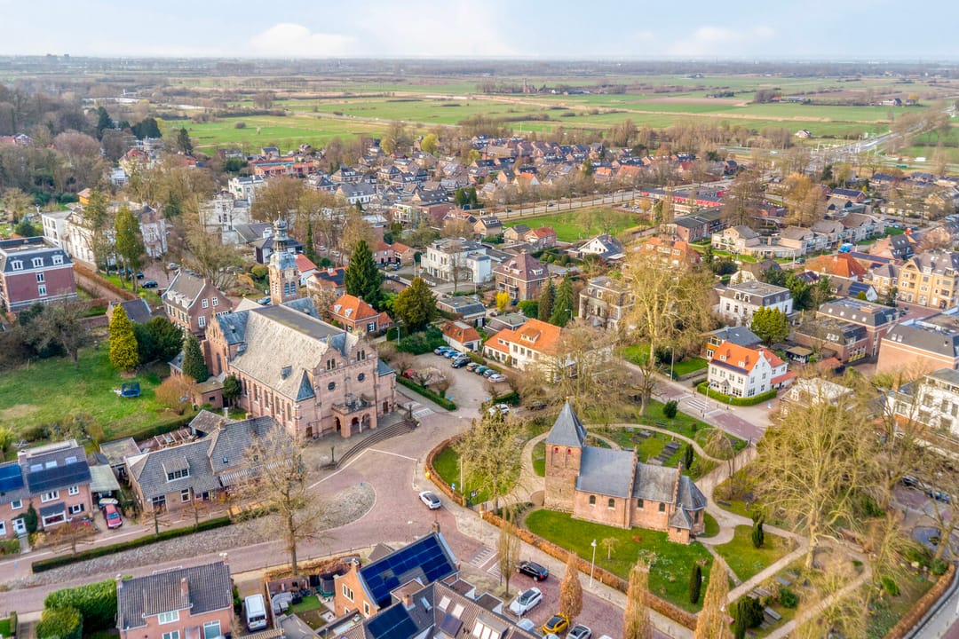 Foto 38 van van der Veurweg 16