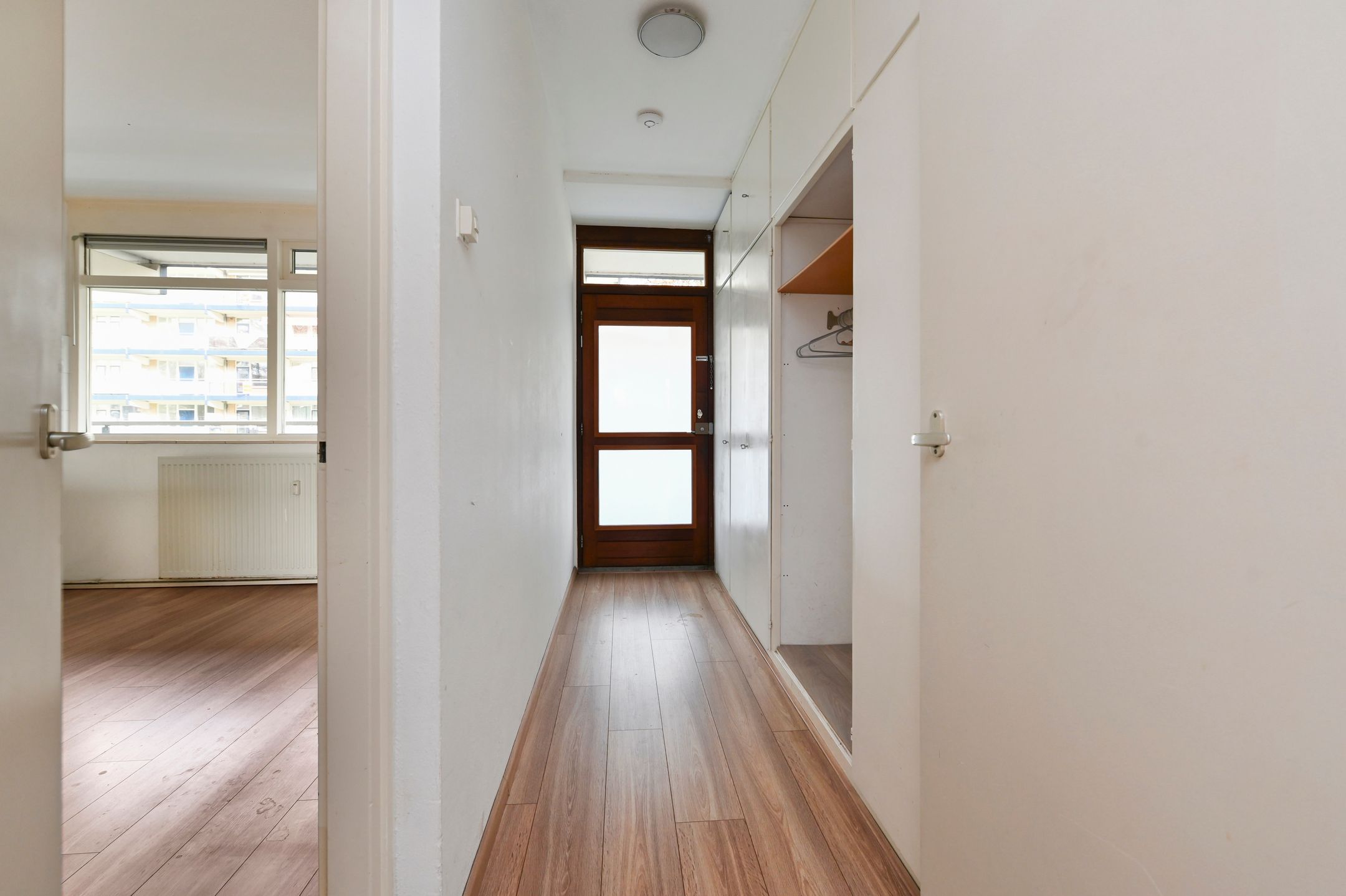 Spacious 4-Room Apartment with Sunny Balcony in Zoetermeer — 12