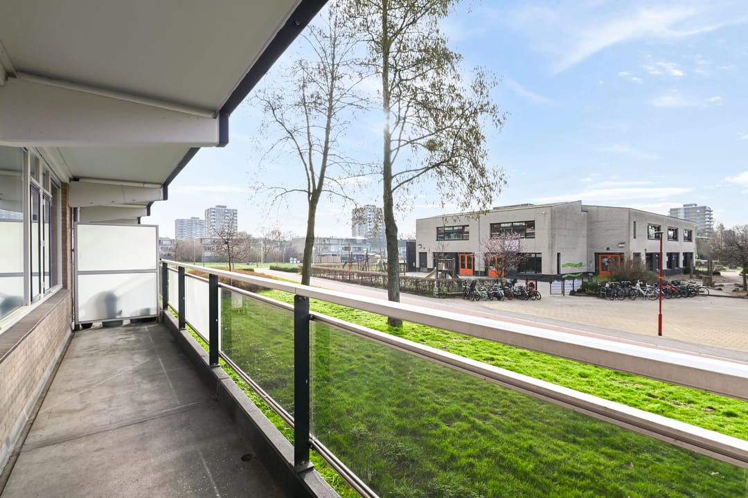 Spacious 4-Room Apartment with Sunny Balcony in Zoetermeer — 16