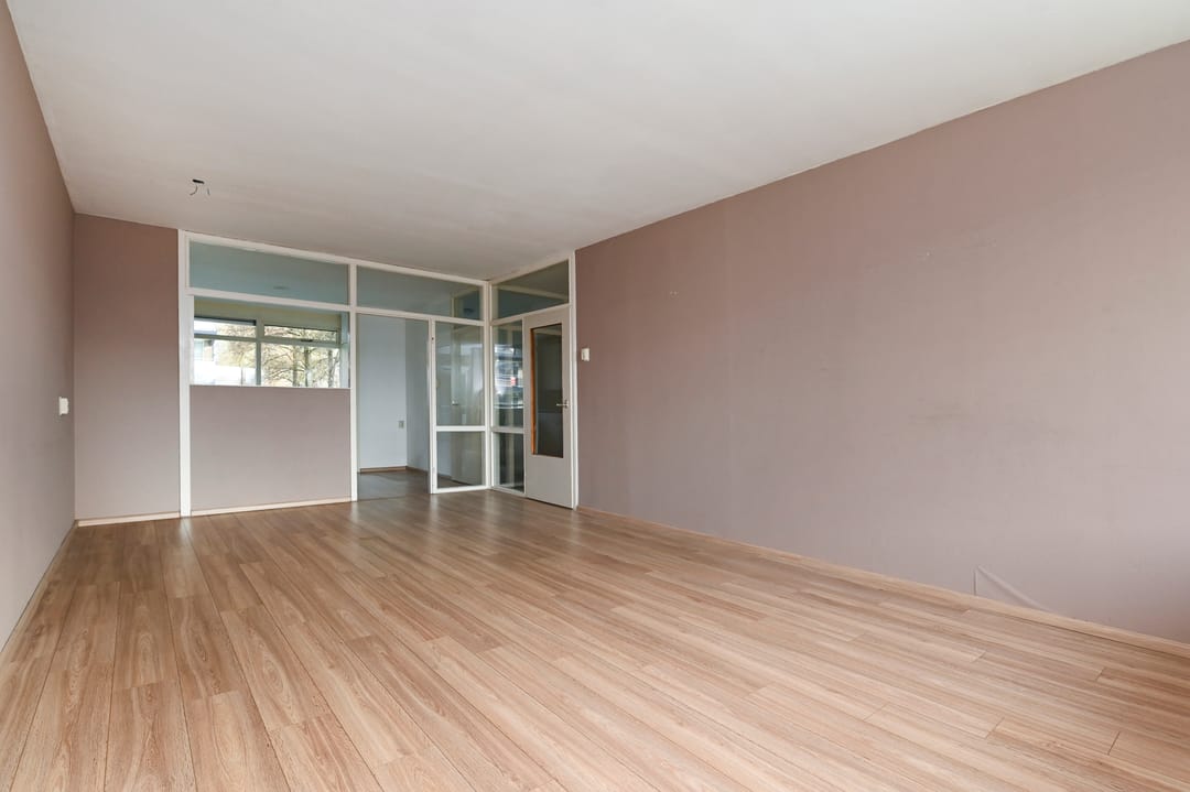 Spacious 4-Room Apartment with Sunny Balcony in Zoetermeer — 17