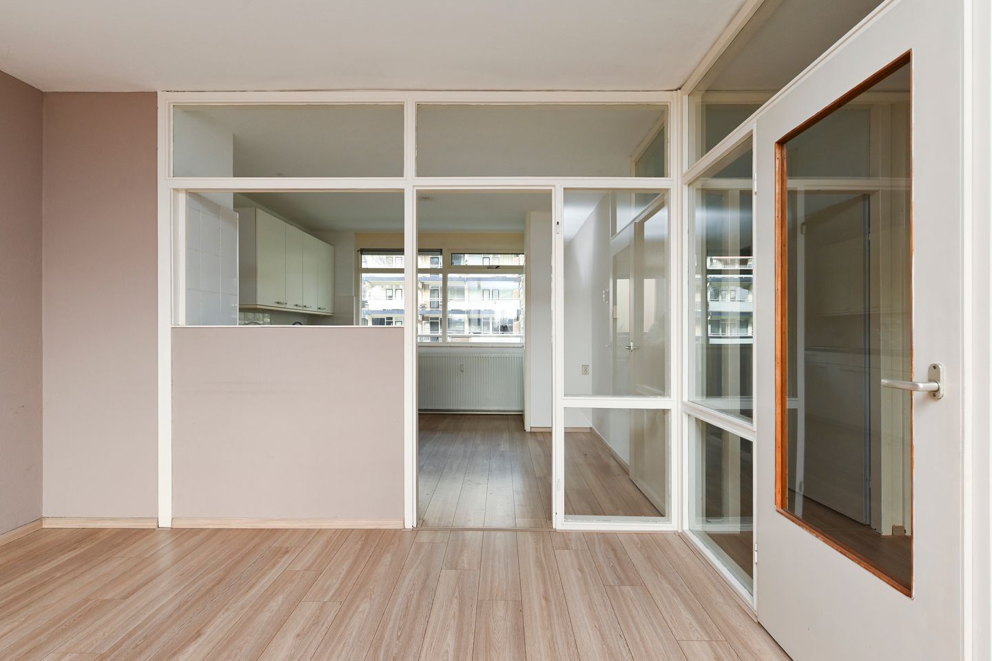 Spacious 4-Room Apartment with Sunny Balcony in Zoetermeer — 19