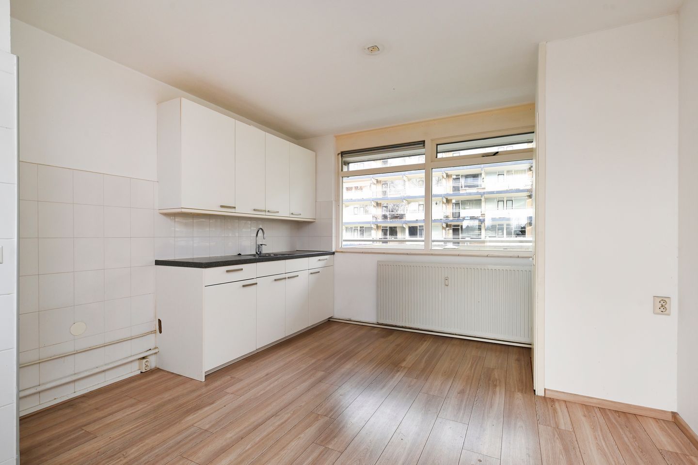 Spacious 4-Room Apartment with Sunny Balcony in Zoetermeer — 20