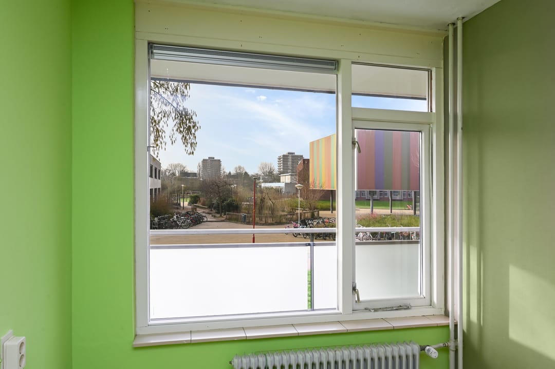 Spacious 4-Room Apartment with Sunny Balcony in Zoetermeer — 27