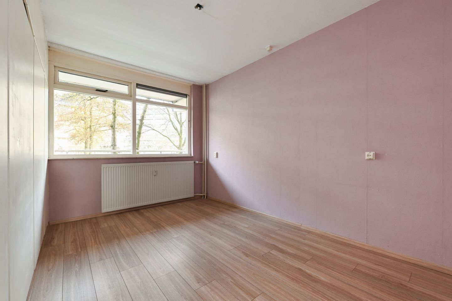Spacious 4-Room Apartment with Sunny Balcony in Zoetermeer — 28