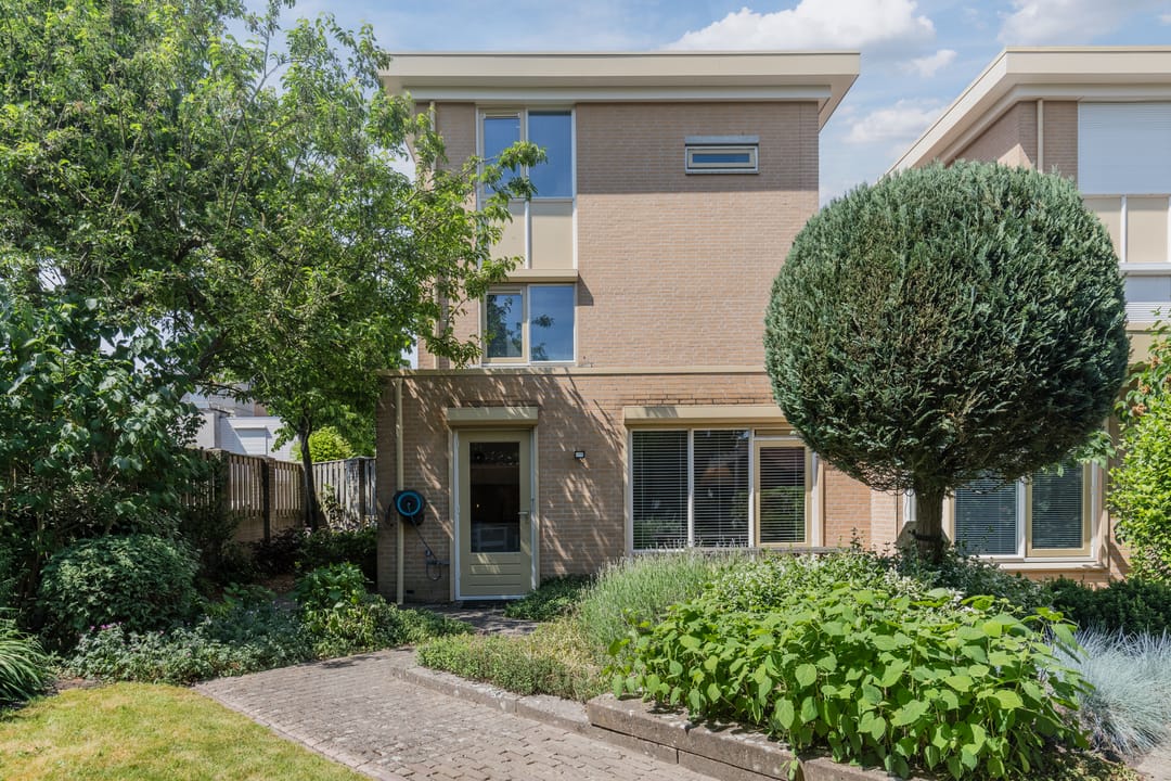 Move-in ready family home with garage and solar panels in Bergen op Zoom — 45