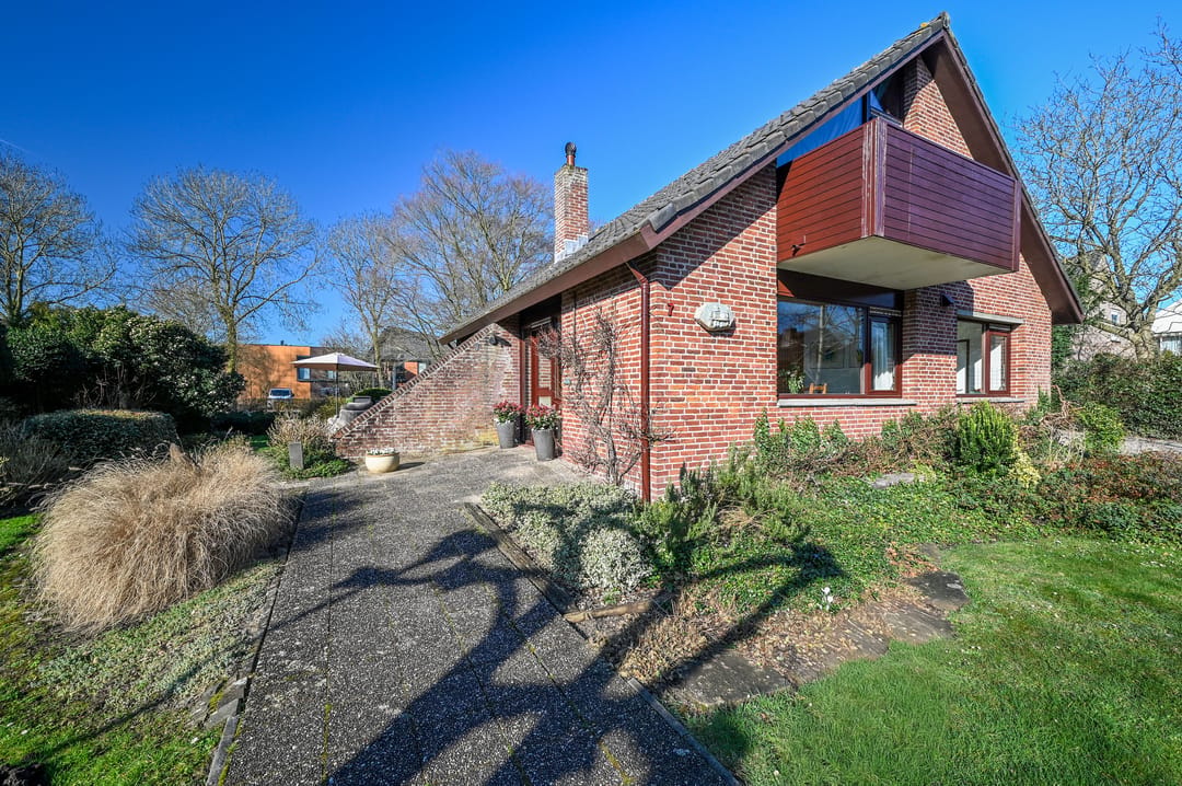 Exclusieve villa aan siervijver met privacy en uitbreidingsmogelijkheden