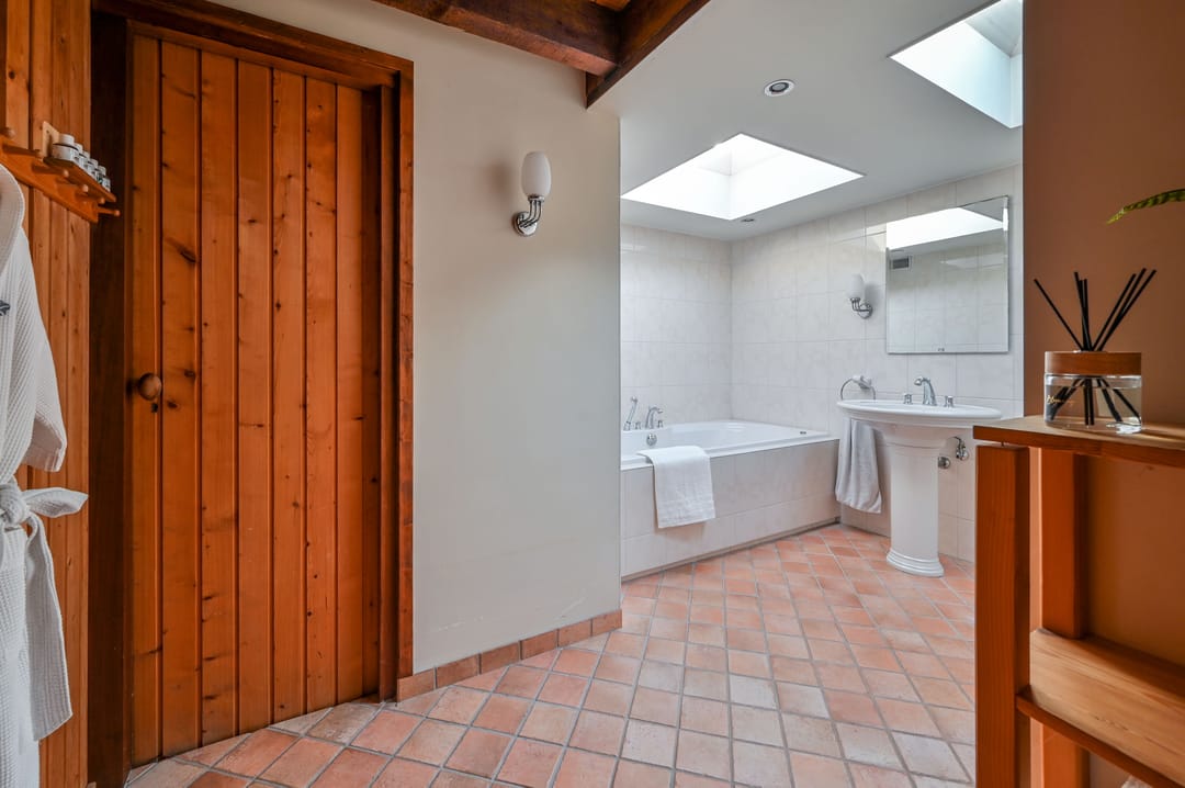 Exclusive villa at ornamental water with privacy and expansion opportunities — 17