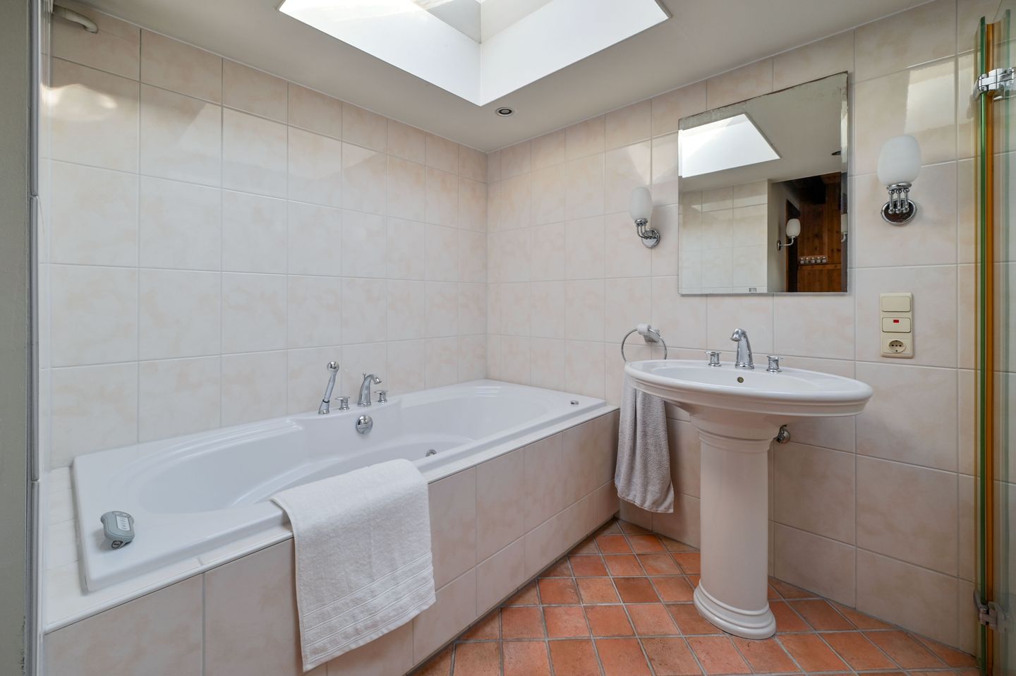 Exclusive villa at ornamental water with privacy and expansion opportunities — 19