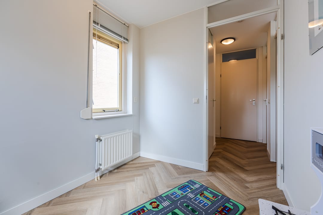 Move-in ready family home with garage and solar panels in Bergen op Zoom — 28