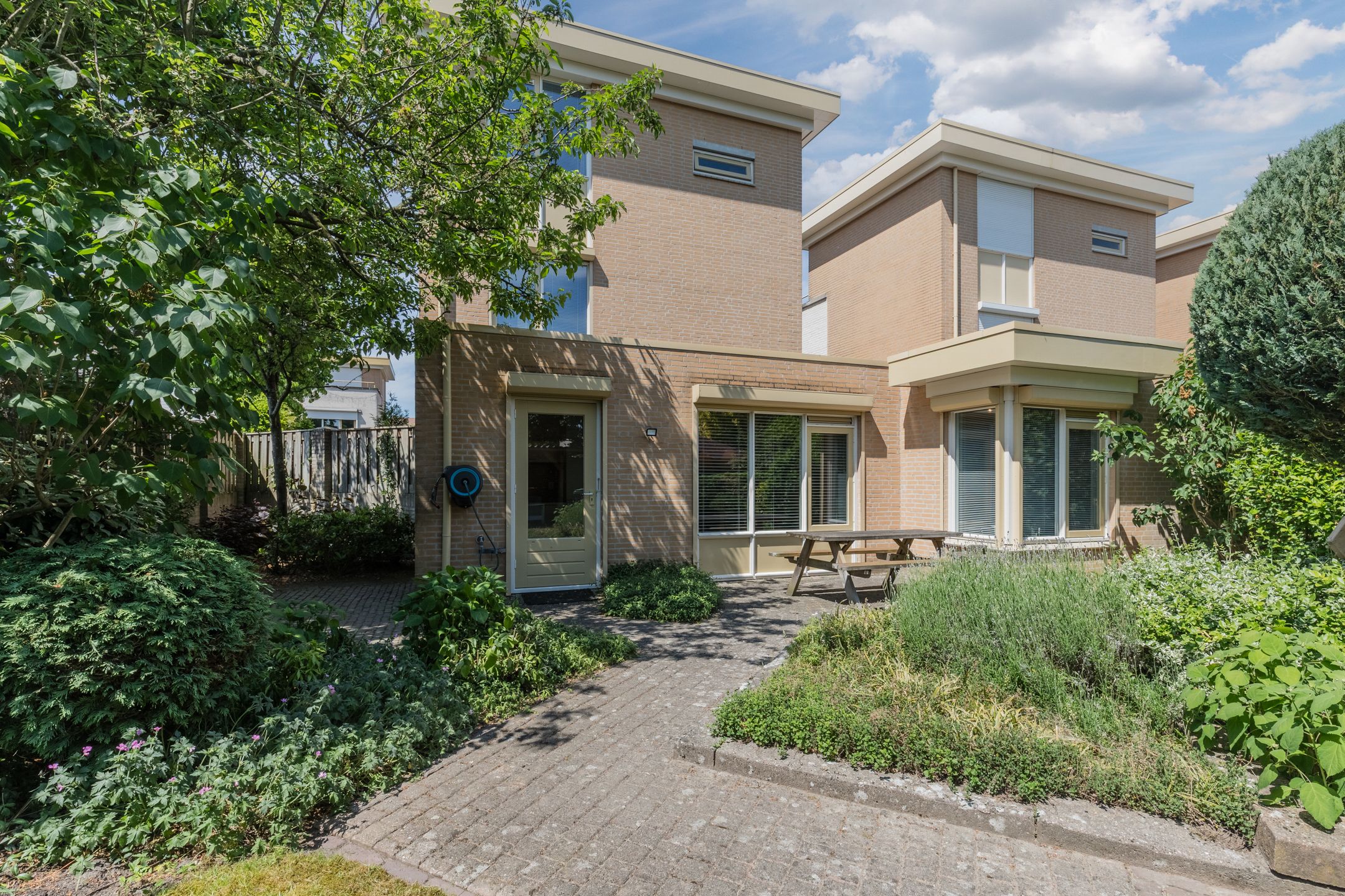 Move-in ready family home with garage and solar panels in Bergen op Zoom — 46