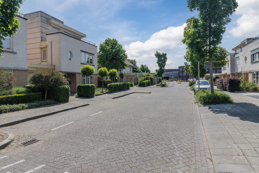 Move-in ready family home with garage and solar panels in Bergen op Zoom — 53