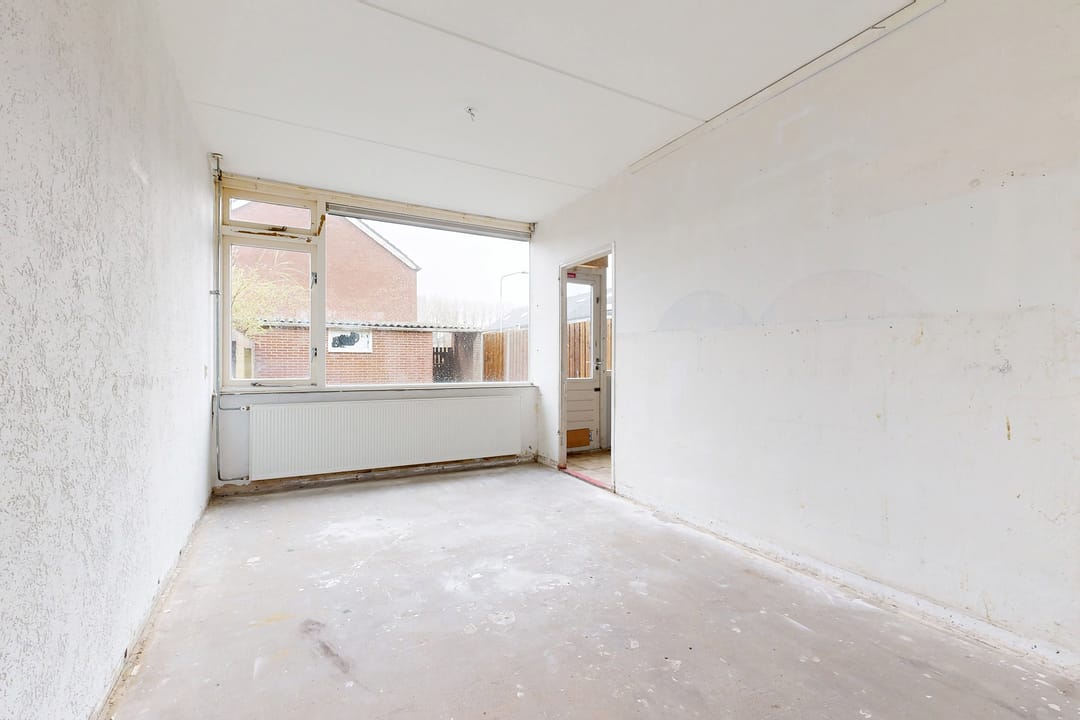 Spacious corner residence with ample natural light and three bedrooms in Zevenbergen — 12