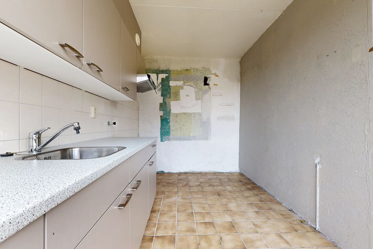 Spacious corner residence with ample natural light and three bedrooms in Zevenbergen — 16