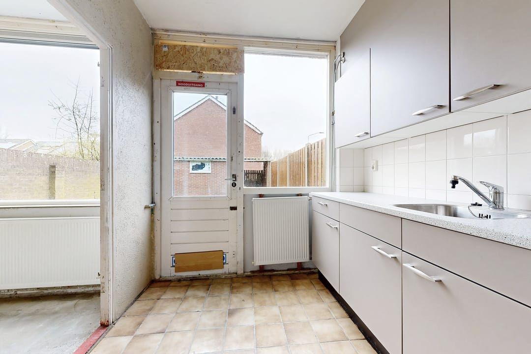 Spacious corner residence with ample natural light and three bedrooms in Zevenbergen — 18