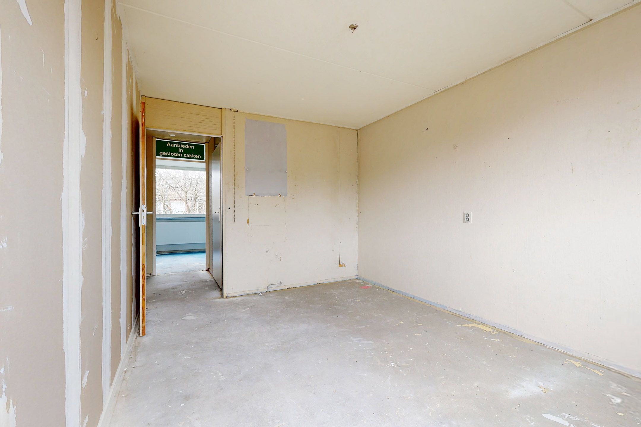 Spacious corner residence with ample natural light and three bedrooms in Zevenbergen — 26