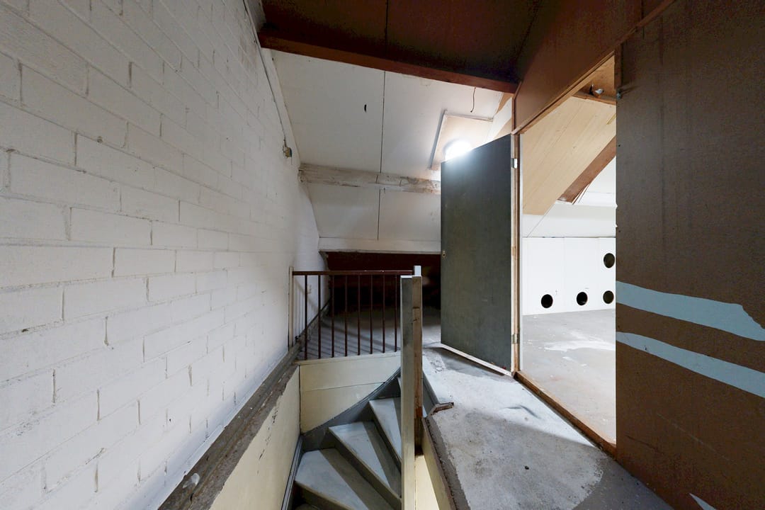 Spacious corner residence with ample natural light and three bedrooms in Zevenbergen — 37