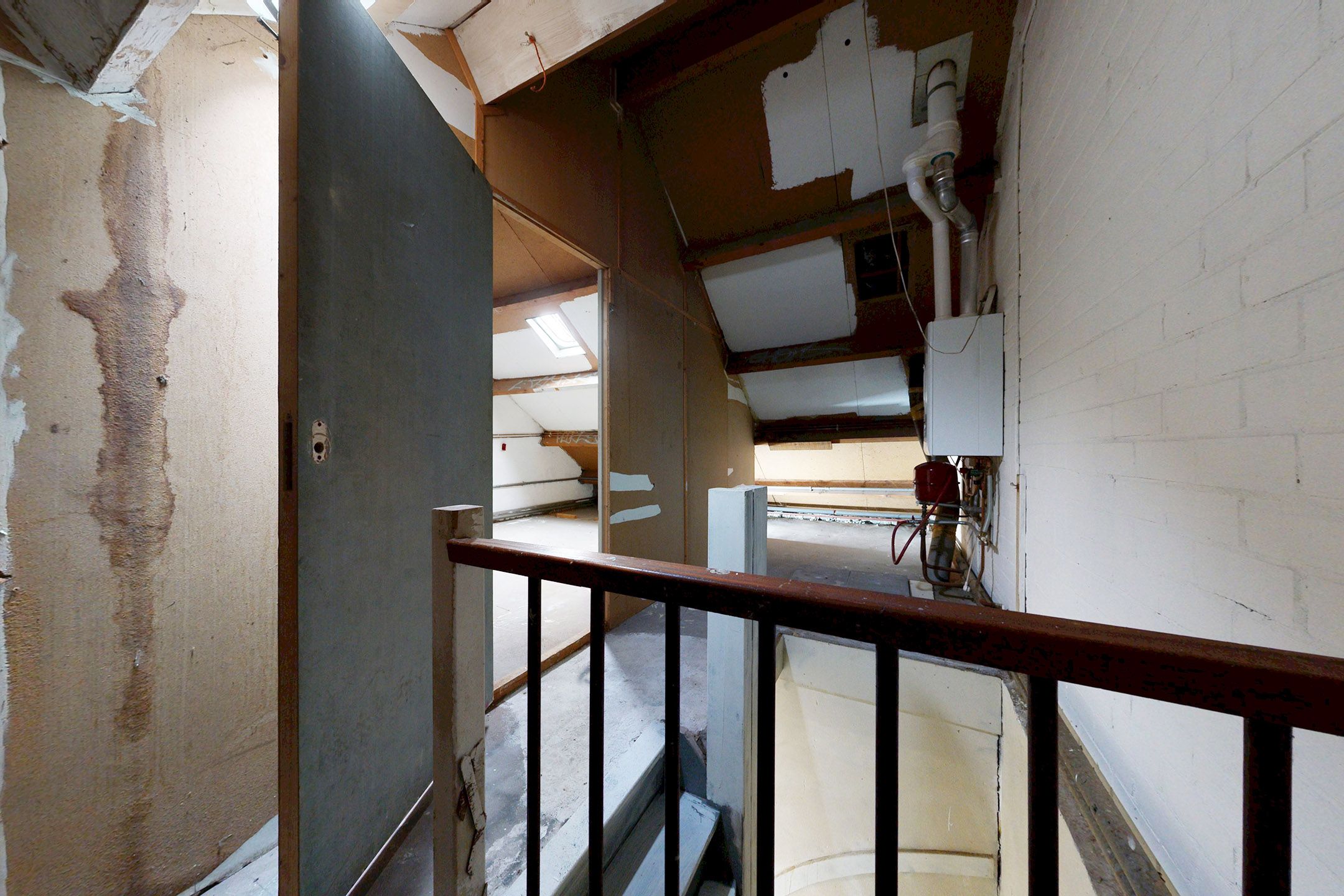 Spacious corner residence with ample natural light and three bedrooms in Zevenbergen — 38