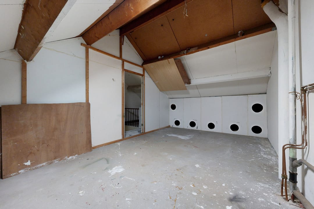 Spacious corner residence with ample natural light and three bedrooms in Zevenbergen — 42