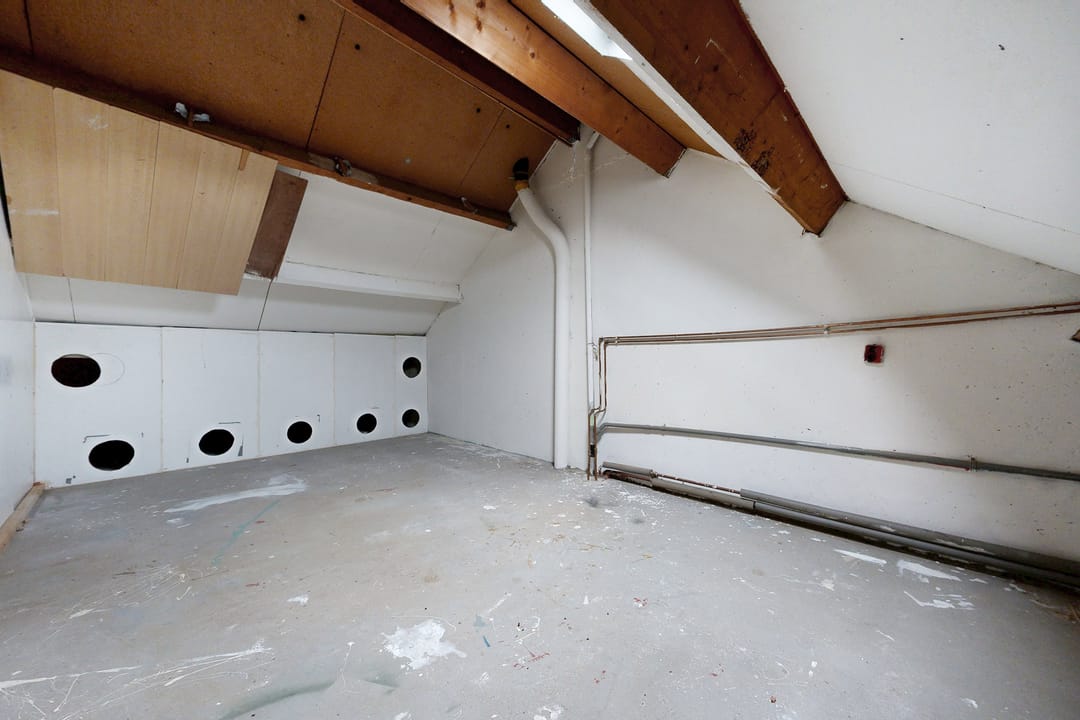 Spacious corner residence with ample natural light and three bedrooms in Zevenbergen — 43
