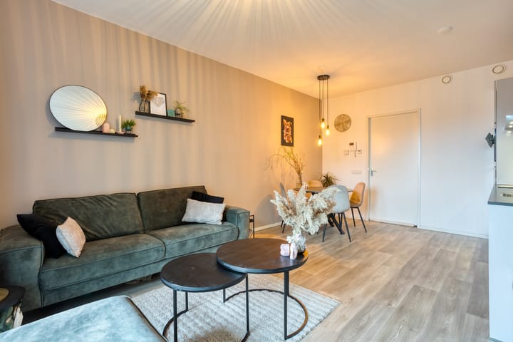 Photo 4 of Raadhuislaan 7-H