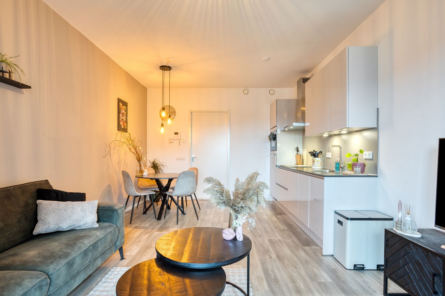 Photo 5 of Raadhuislaan 7-H