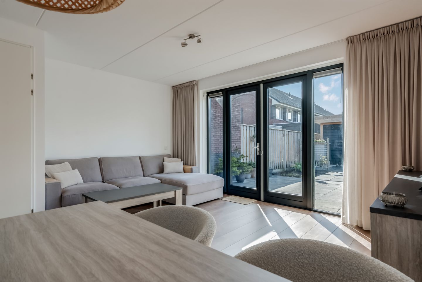 Foto 10 van Kastanjeleane 90