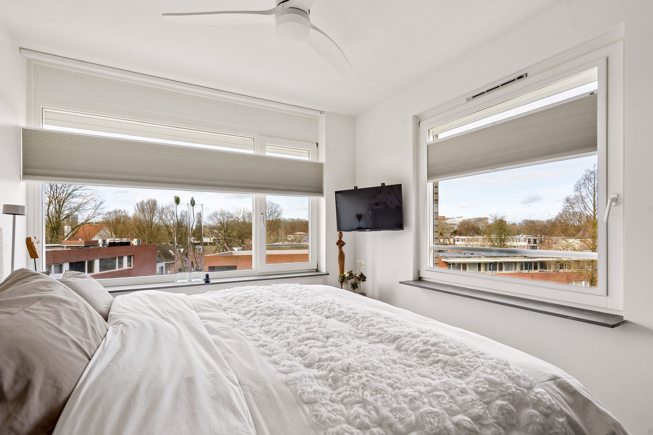 Photo 21 of Henriette Ronnerstraat 212