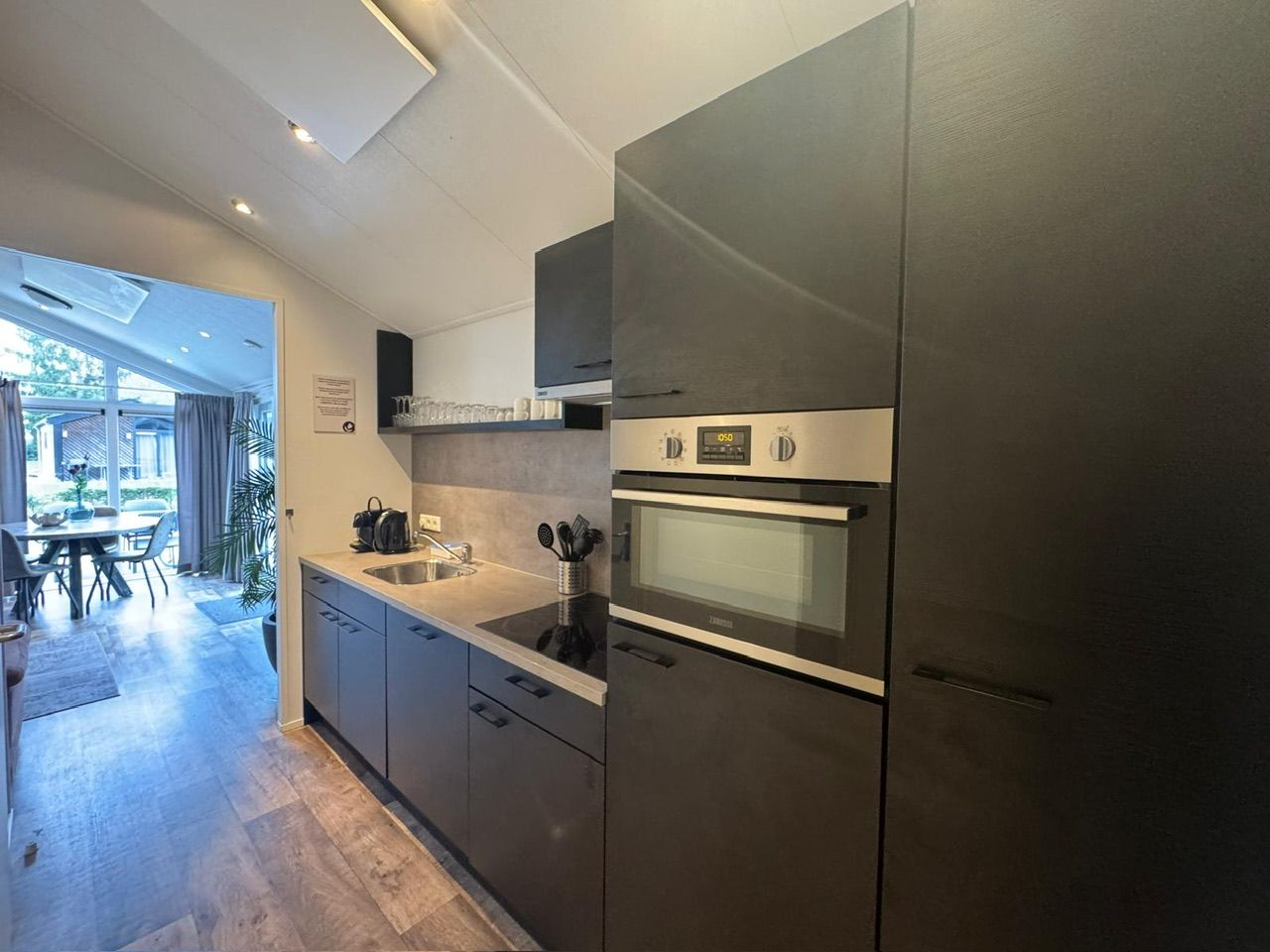 Foto 9 van van Haestrechtstraat 24-196