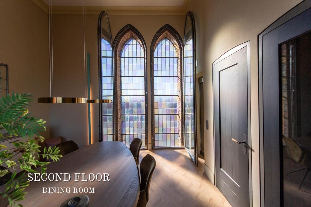 204.jpg?options=width=2160