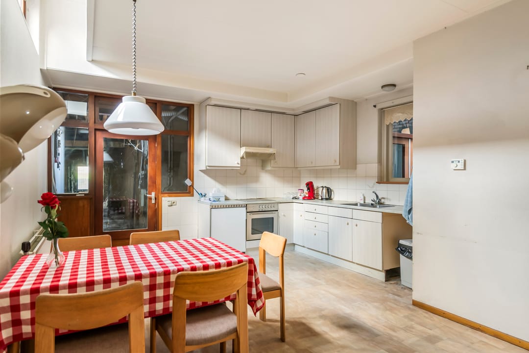 Detached Home with Character and Endless Possibilities in Maurik — 37