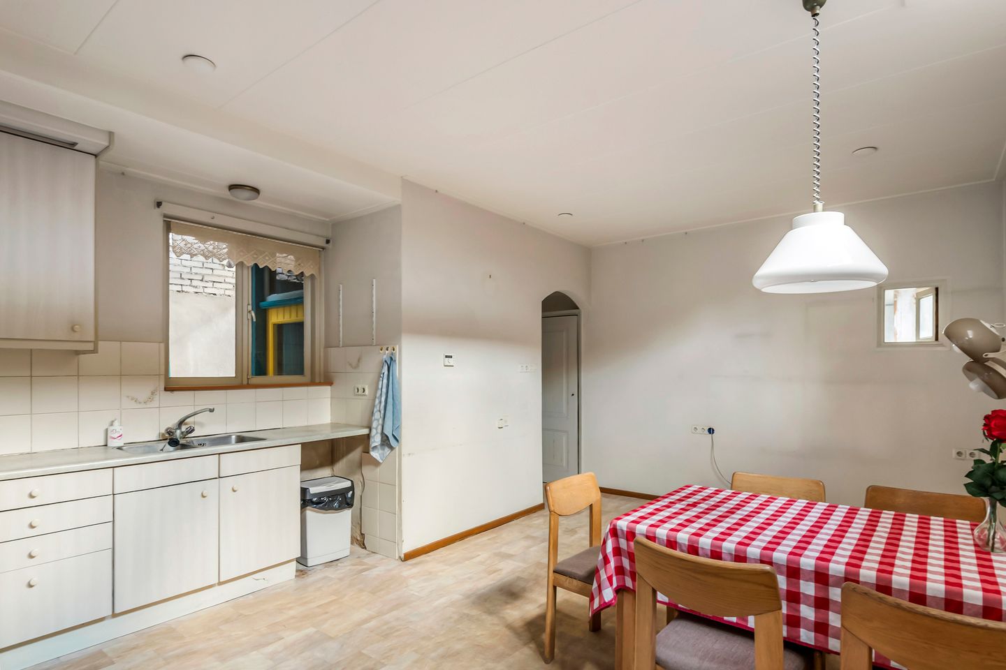 Detached Home with Character and Endless Possibilities in Maurik — 38