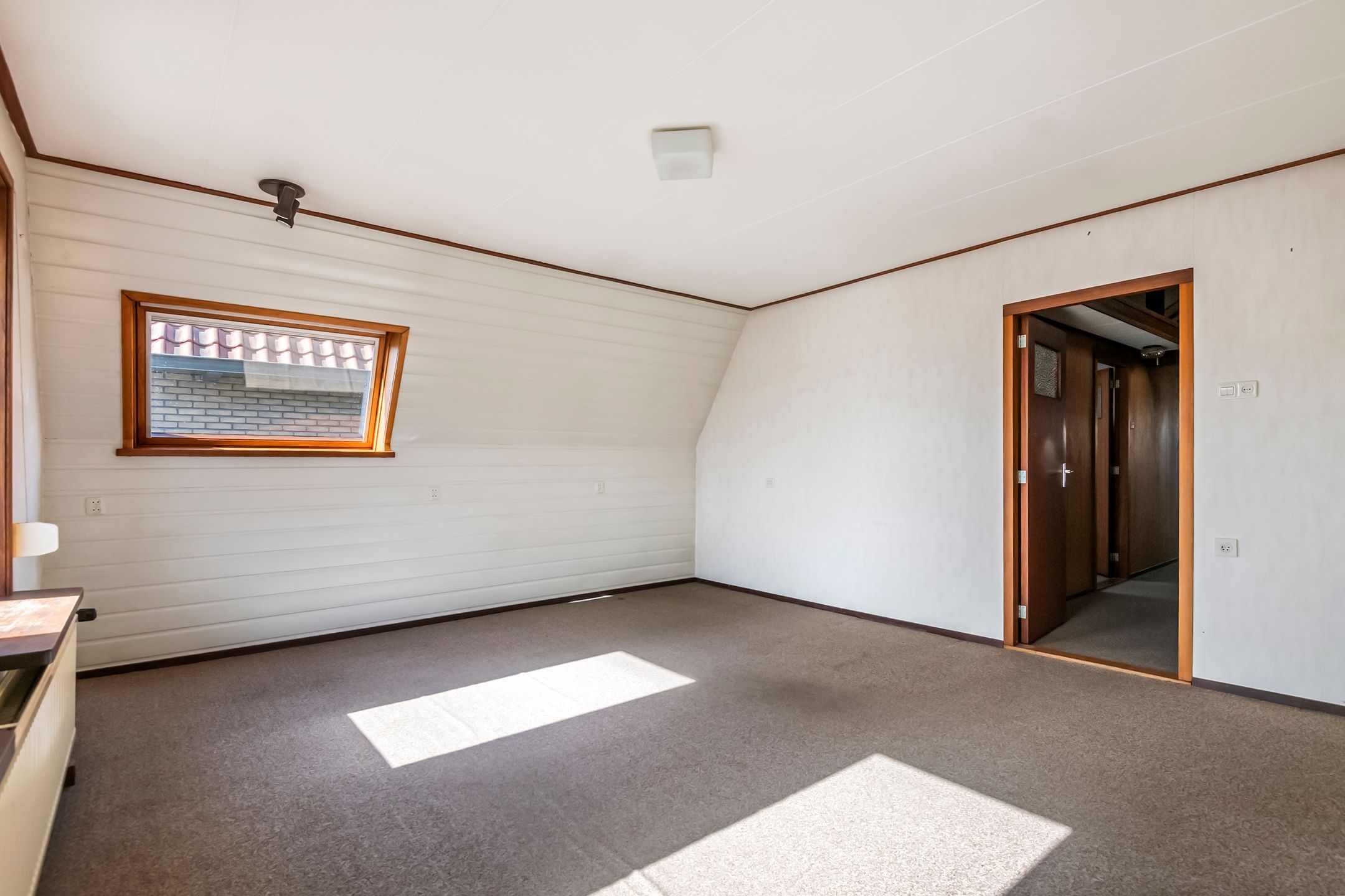 Detached Home with Character and Endless Possibilities in Maurik — 46