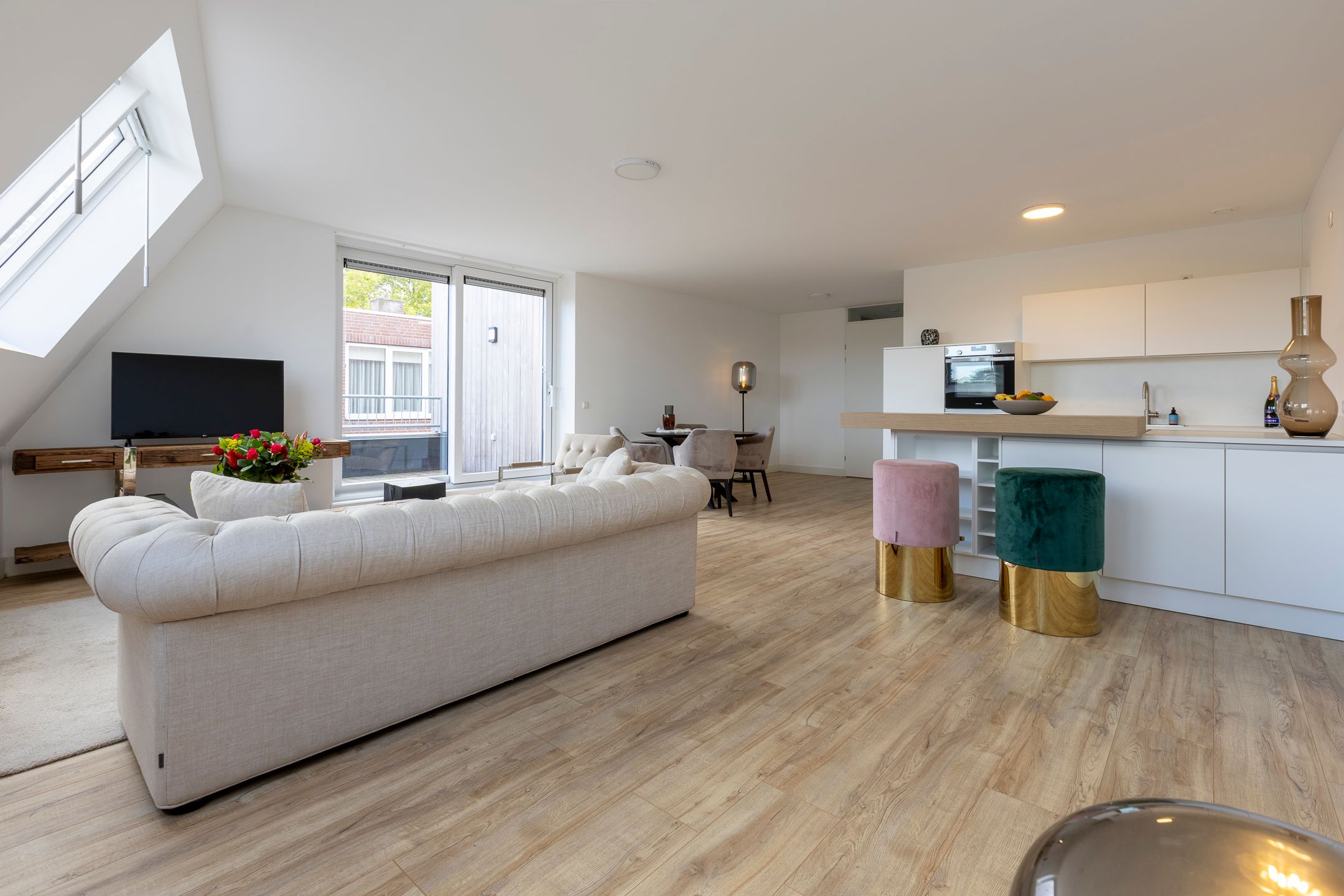 Photo 3 of Dam 1-B07