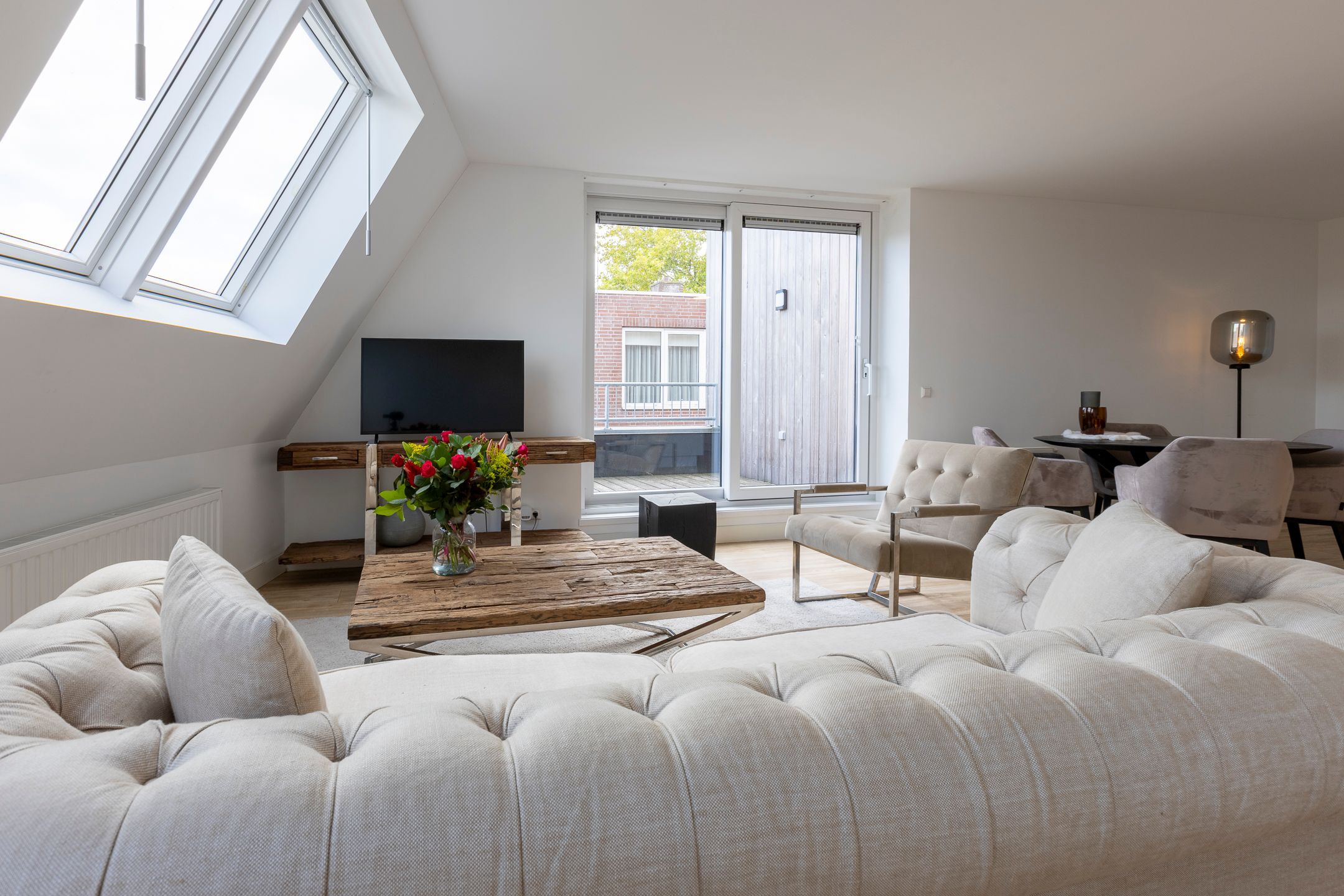 Photo 9 of Dam 1-B07