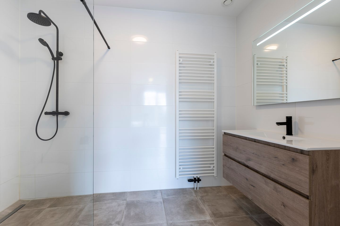 Photo 25 of Dam 1-B07