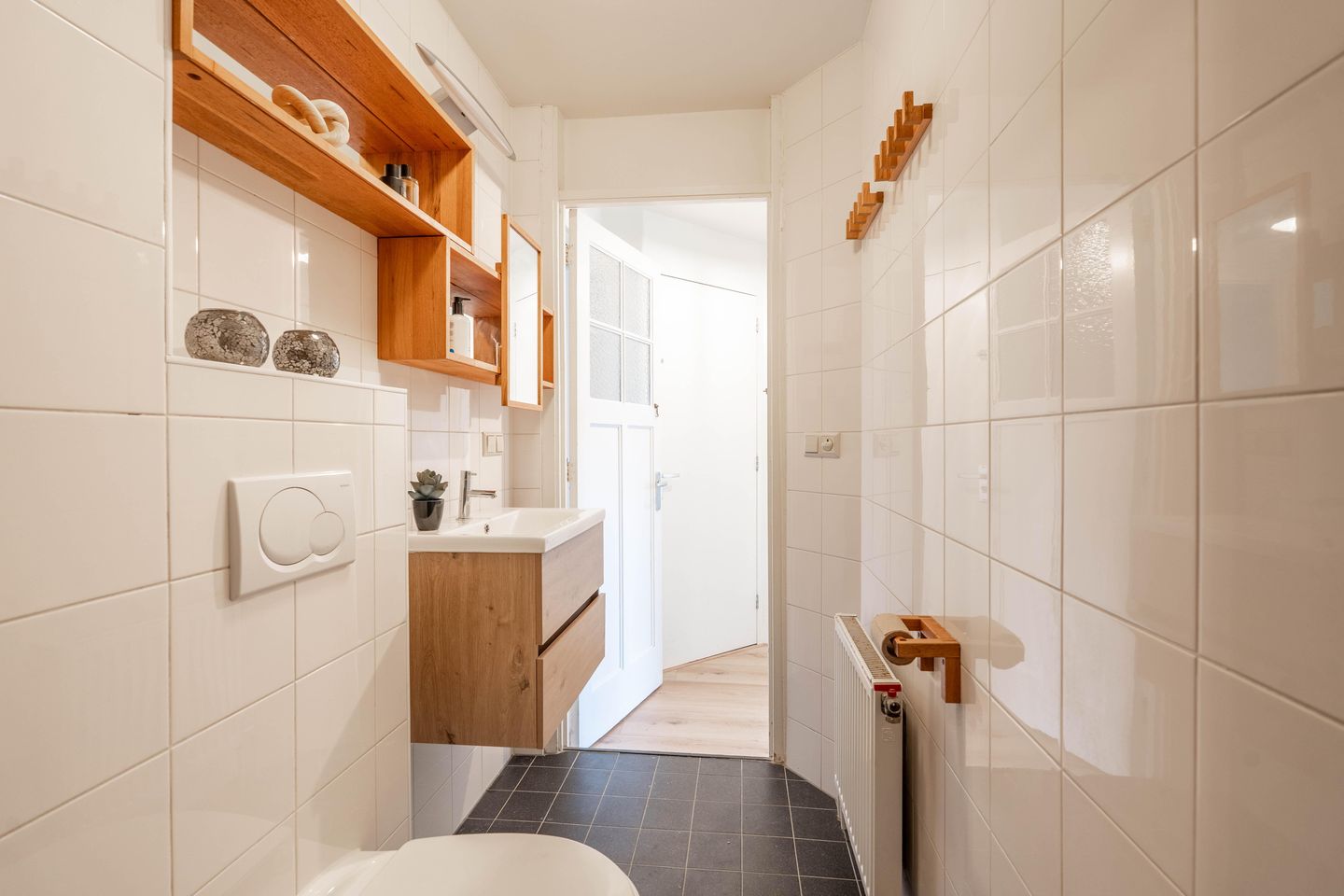 Charming and Bright 2-Bedroom Apartment with Sunny South-Facing Balcony in Oud-West — 14