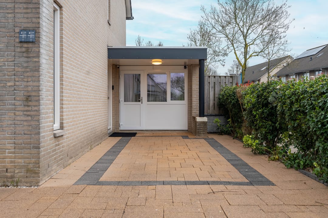 Spacious corner house with 4 bedrooms and energy label A in Almere — 39
