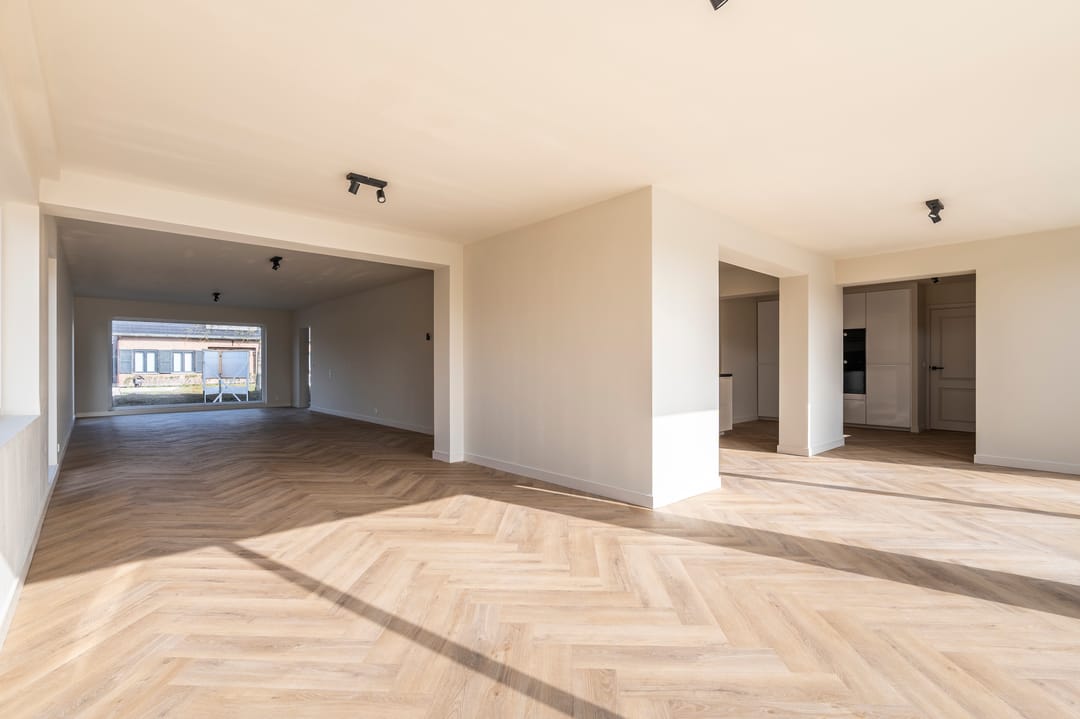 Spacious and Renovated Family Bungalow with 6 Bedrooms in Meerle — 12