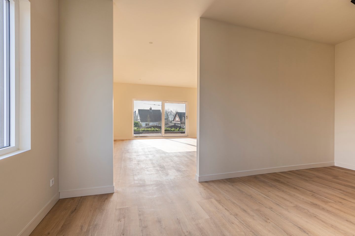 Spacious and Renovated Family Bungalow with 6 Bedrooms in Meerle — 23