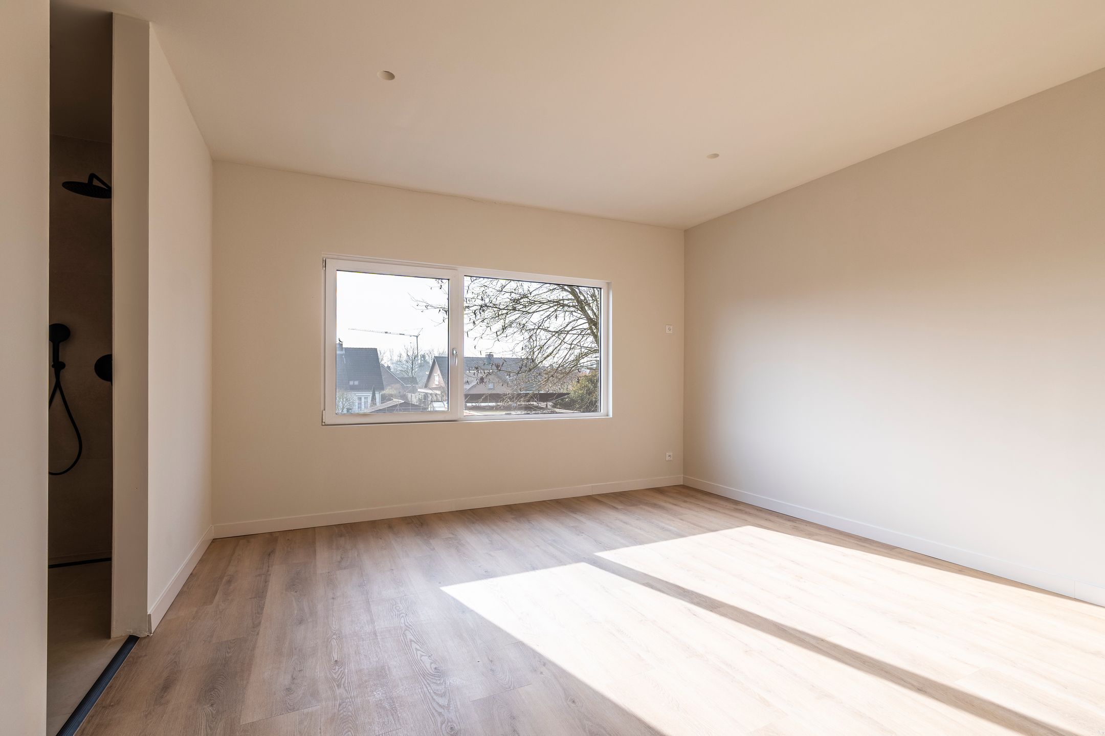 Spacious and Renovated Family Bungalow with 6 Bedrooms in Meerle — 33