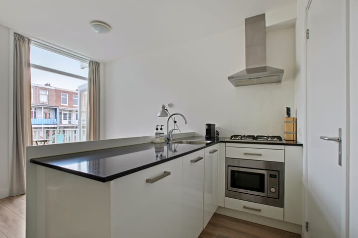 Photo 4 of Kanaalstraat 100-F