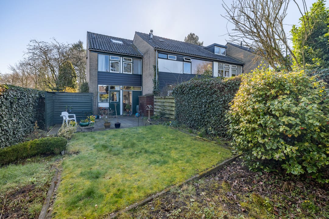 Spacious corner house with 4 bedrooms in child-friendly Laren — 21