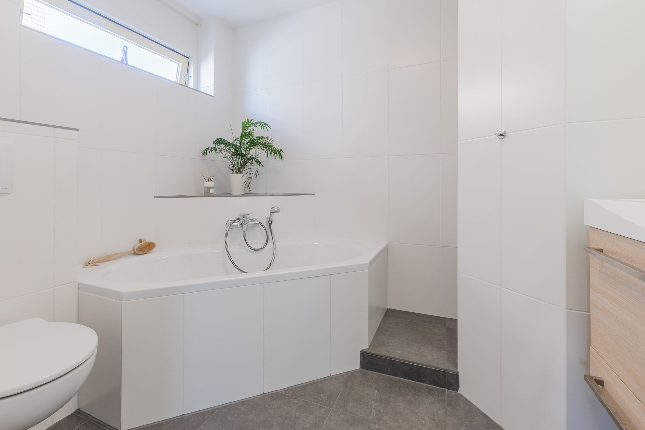 Move-in ready family home with garage and solar panels in Bergen op Zoom — 32