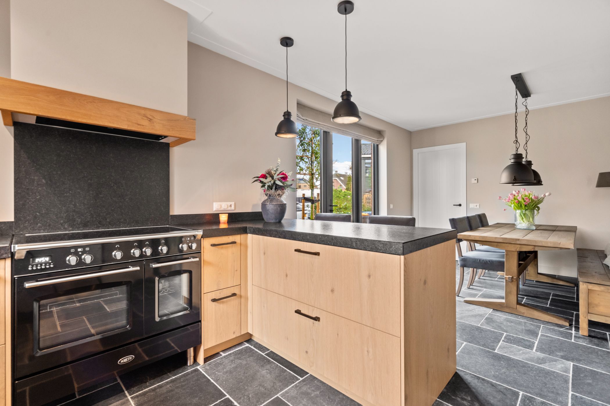 Foto 18 van Wethouder van Rooijenweg 19