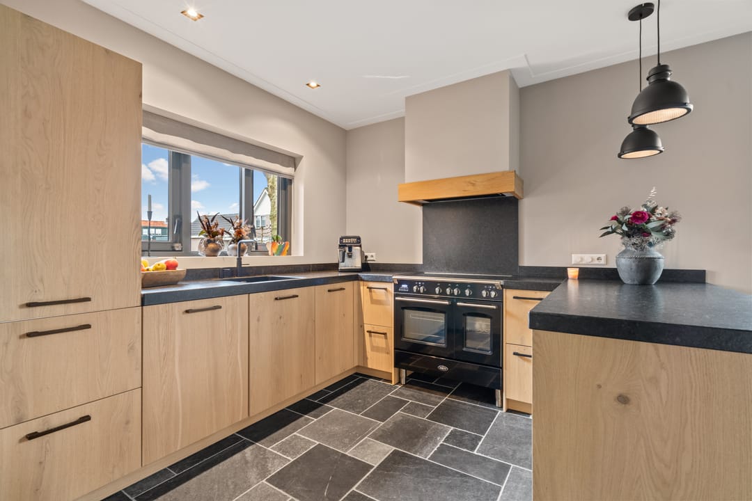 Foto 17 van Wethouder van Rooijenweg 19